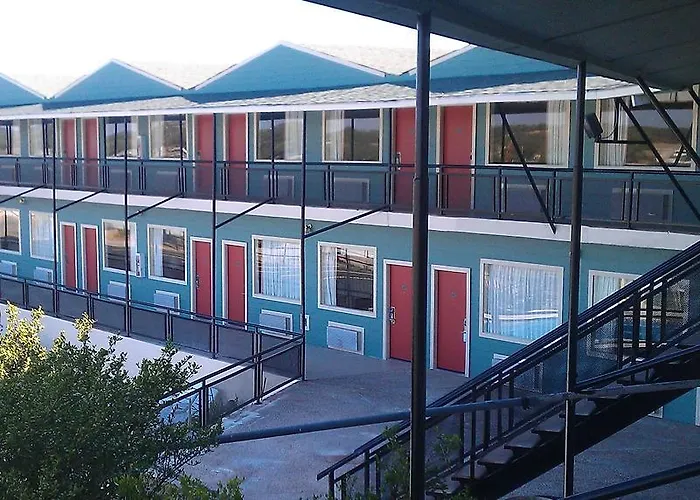Flagship Inn