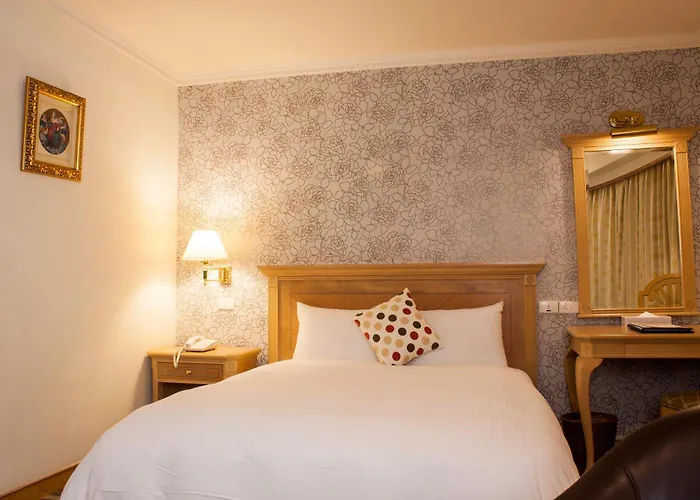 Cambridge Tainan Hotel