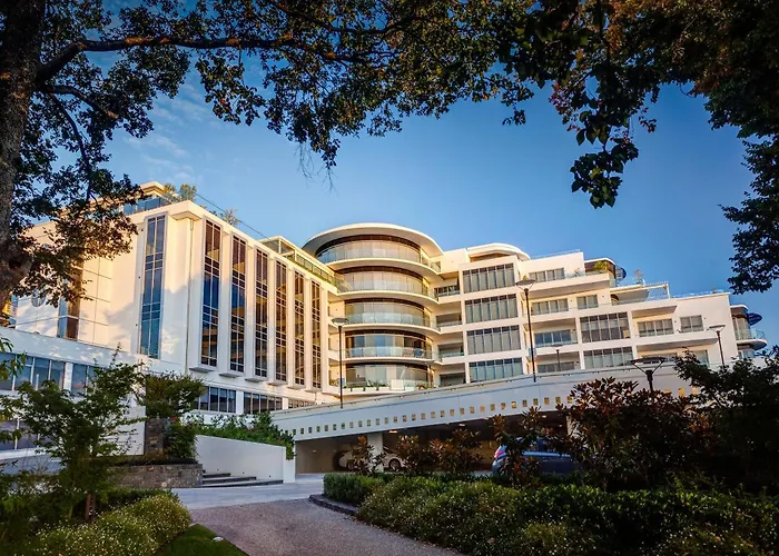 Mantra Charles Hotel