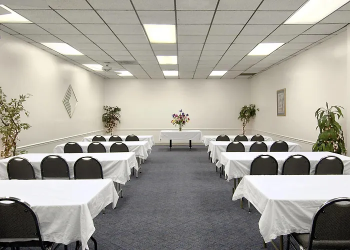 Howard Johnson By Wyndham Valdosta