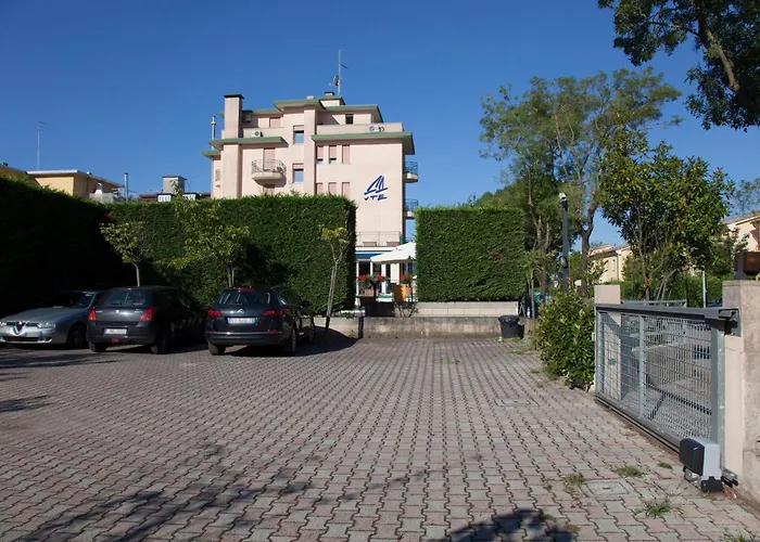 Ute Hotel