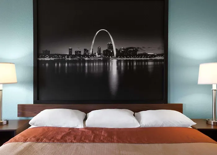 Super 8 By Wyndham Fairview Heights-St. Louis