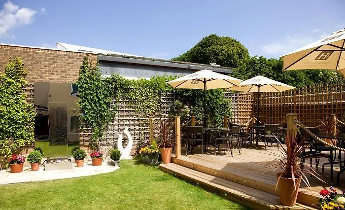 Harrisons Hotel