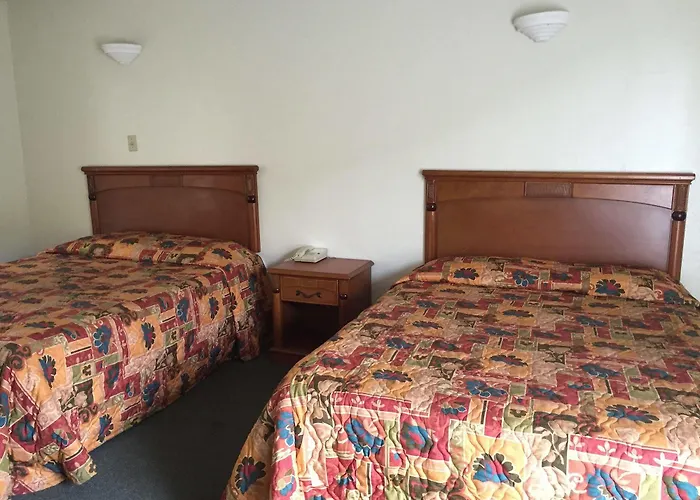 Golden Hills Motel