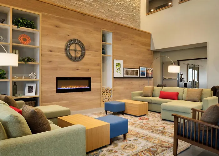 Country Inn & Suites By Radisson, Indianola, Ia