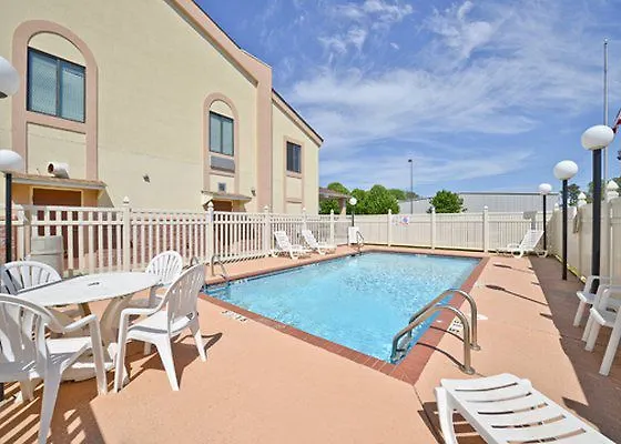 North Park Inn And Suites Of T