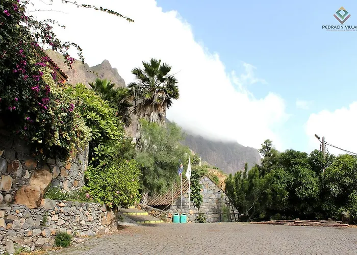 Pedracin Village