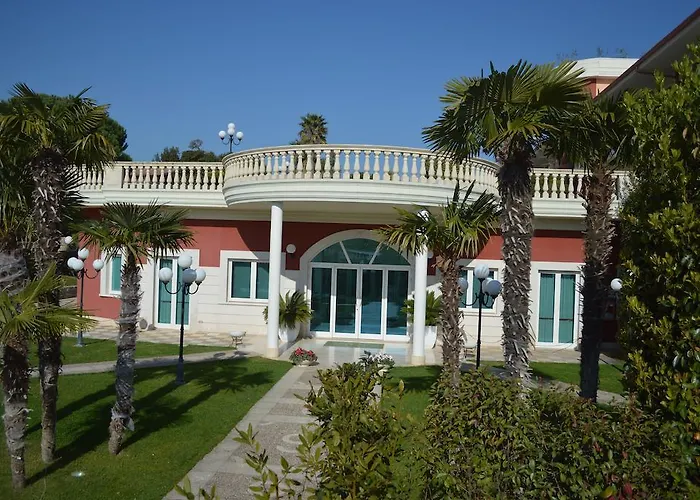 Unico Serrone Palace