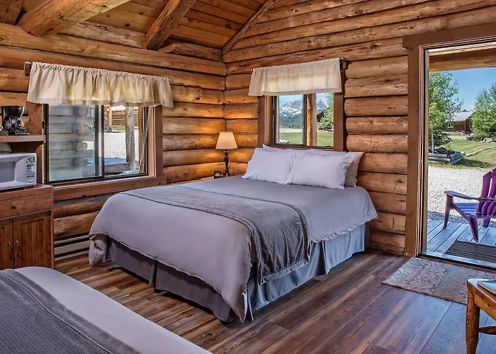 Triangle C Cabins