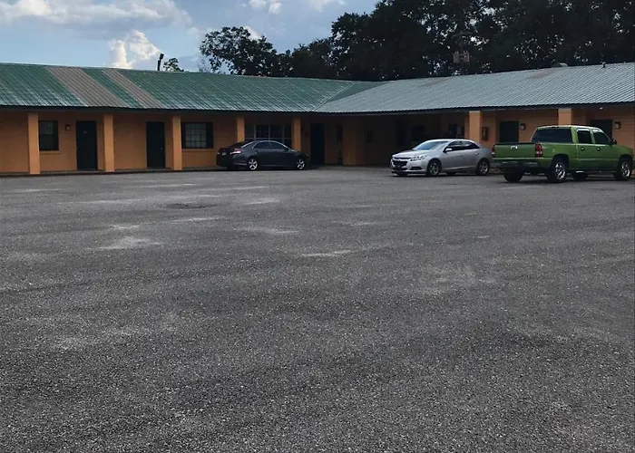 Greenlawn Motel