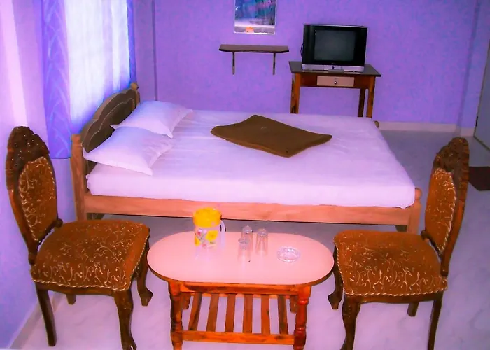 Aruvi Hotel