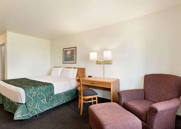 Travelodge By Wyndham Sharon Springs
