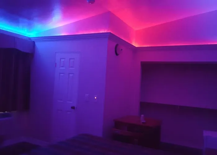 Deluxe Motel, Los Angeles Area