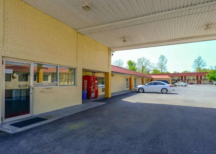 Econo Lodge Inn & Suites Carbondale