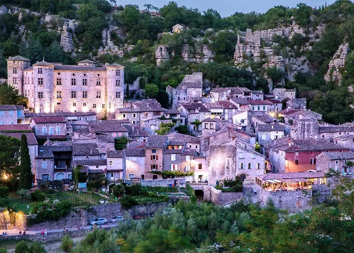 Roulottes Et Cabanes De Saint Cerice