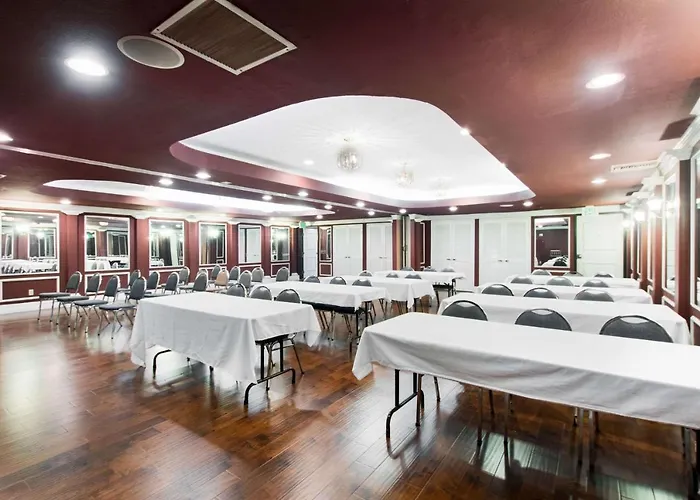 San Bernandino Inn & Suites
