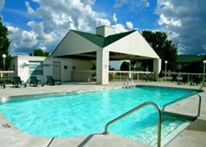 Moberly Inn & Suites