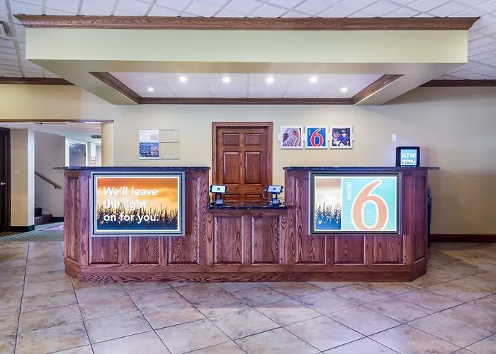 Badlands Inn & Suites
