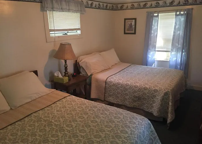 Rock Ledge Motel