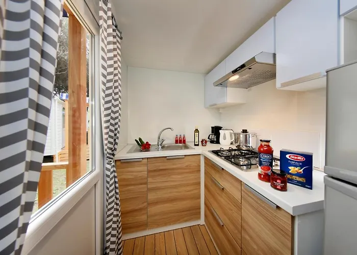 Albatross Mobile Homes On Camping Mare E Pineta