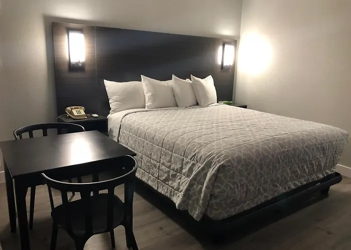 Sakura Inn (Adults Only)