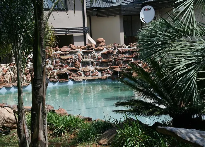 Africa Centre - Airport Leisure Hotel, Guest Lodge And Travel Centre