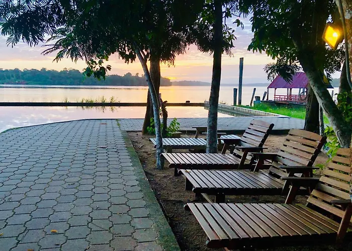 Overbridge River Resort