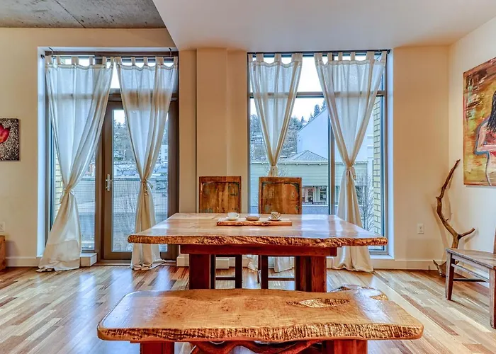 Oak Street Lofts