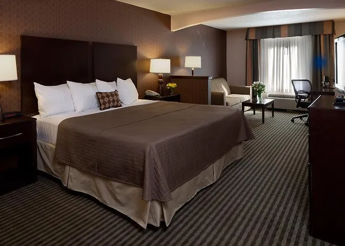 Best Western Plus University Inn Steubenville