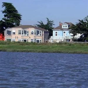 Captains Inn