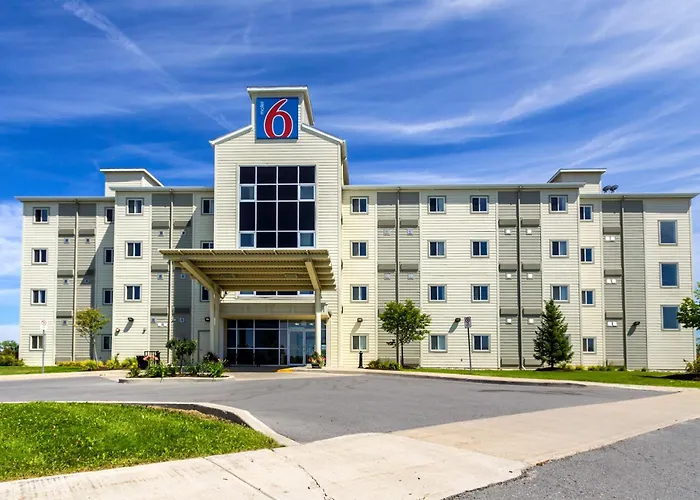 Motel 6-Kingston, On