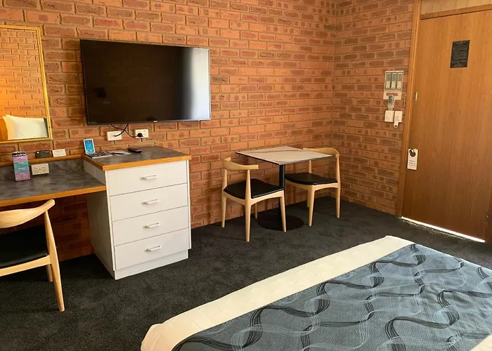 Golden River Motor Inn