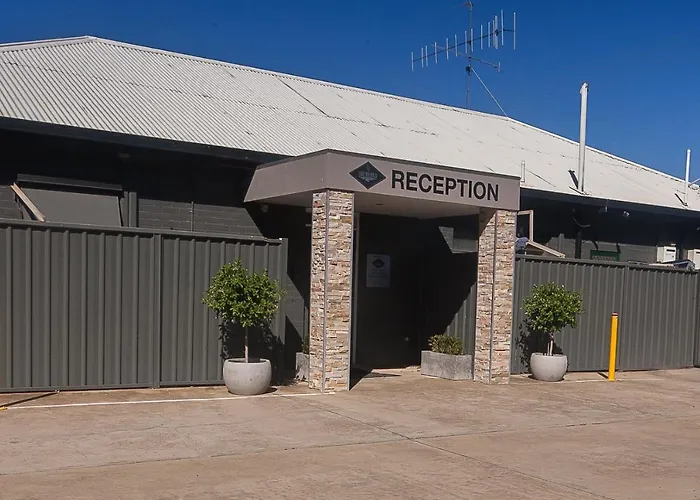 Lake Mulwala Hotel
