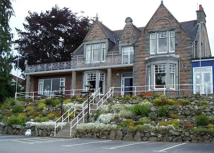 Ravenswood Social Club