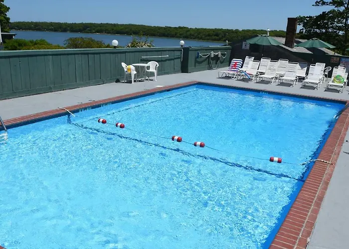 The Cove Motel