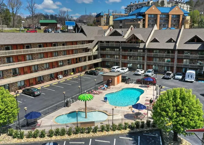 Crossroads Inn & Suites