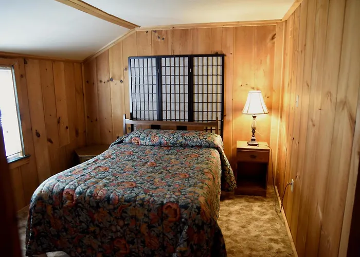 Gateway Inn & Cabins