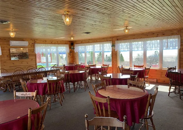 Hopewell Rocks Motel & Country Inn