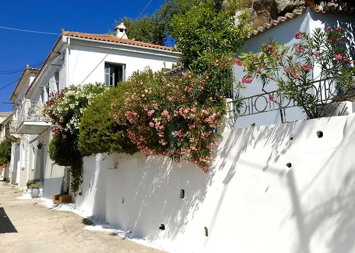 Sto Roloi Island Houses