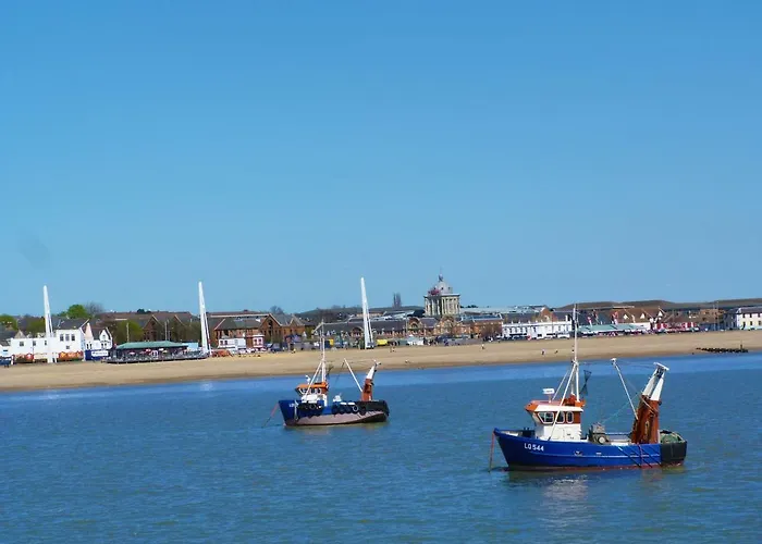 Southend Central Hotel - Close To Beach, City Centre, Train Station & Southend Airport