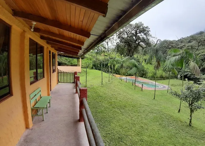 Mindo Loma Bird Lodge