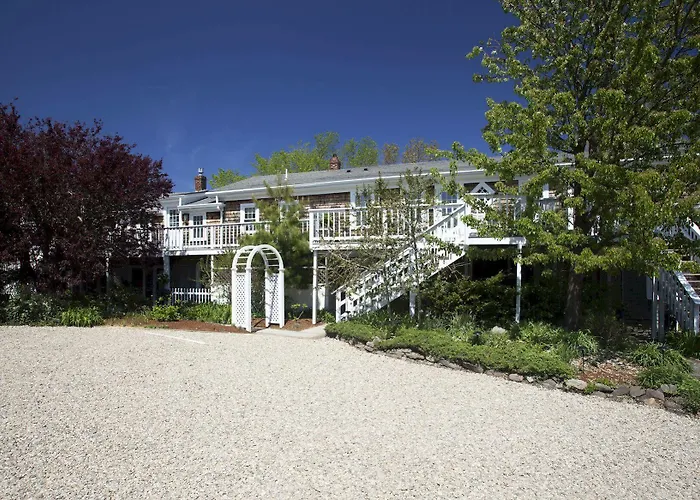 Salt House Inn