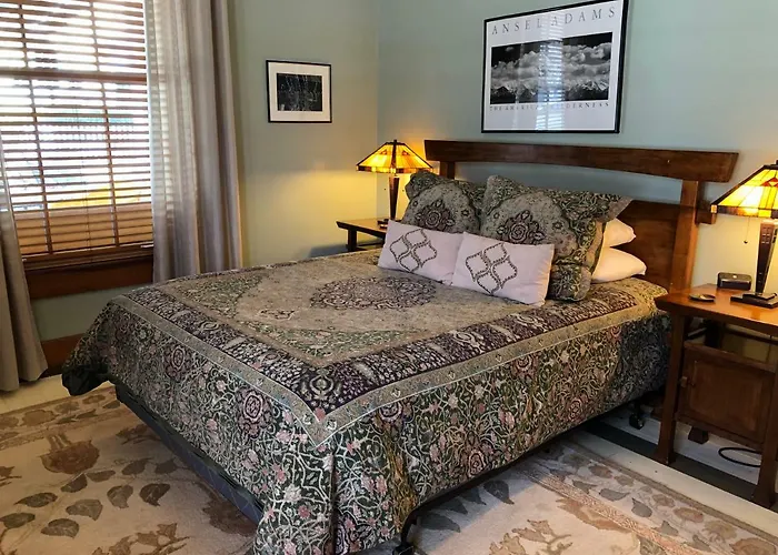 Mccloud Hotel