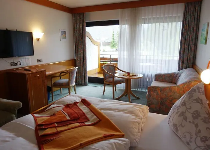 Hotel Hirsch mit Café Klösterle