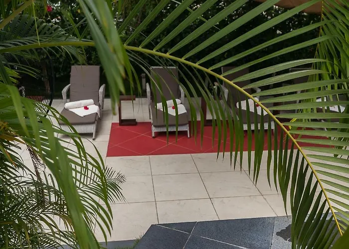 Red Mango Hotel And Apartments