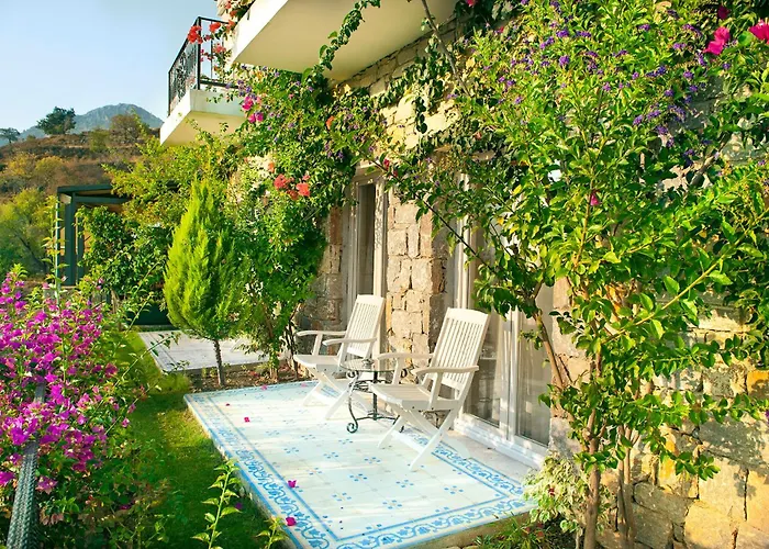 Swan Lake Hotel - Adult Only
