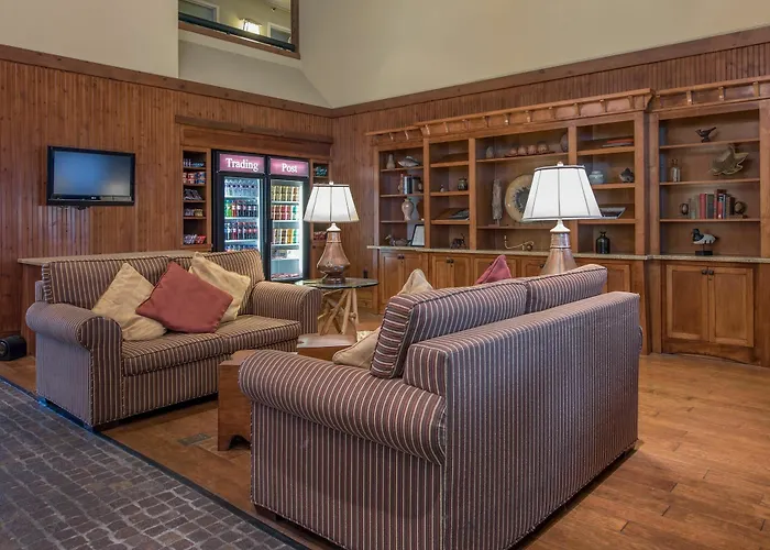 Cabot Lodge Jackson North