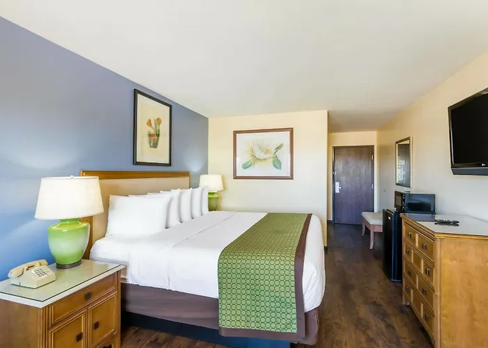 Days Inn By Wyndham Benson