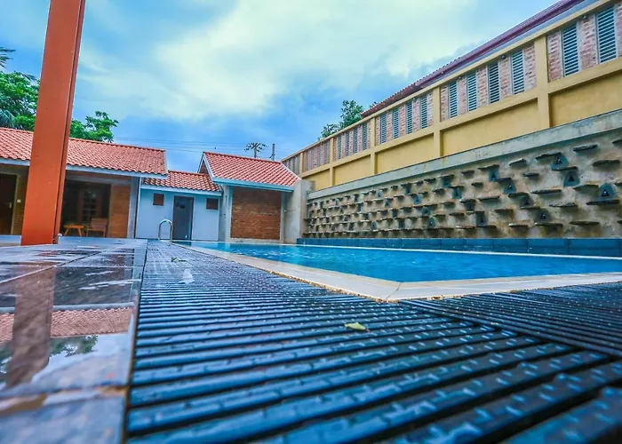 Olinia Airport Hotel