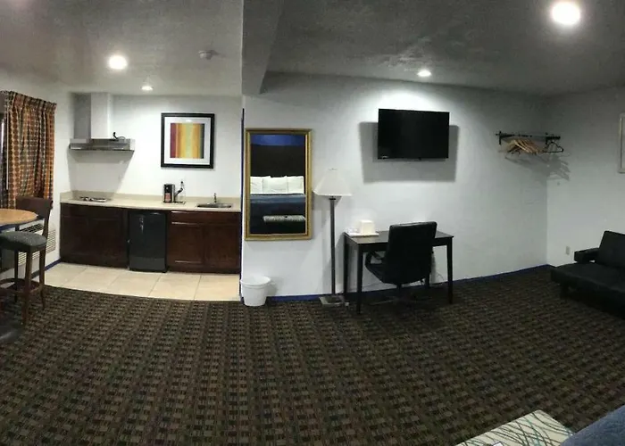 Budget Inn & Suites